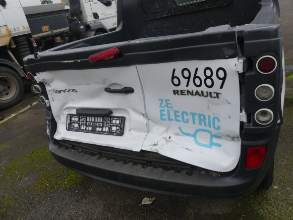 REF:6689 -REF:69689 - Voiture pickup électrique Renault FW - Pickup truck: picture 5 REF:6689 -REF:69689 - Voiture pickup électrique Renault FW - Pickup truck: picture 5