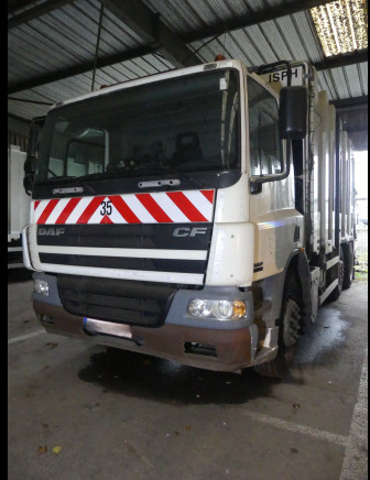 REF:C35 - Camion poubelle (pour pièces) DAF CF75.310 - Garbage truck: picture 1 REF:C35 - Camion poubelle (pour pièces) DAF CF75.310 - Garbage truck: picture 1