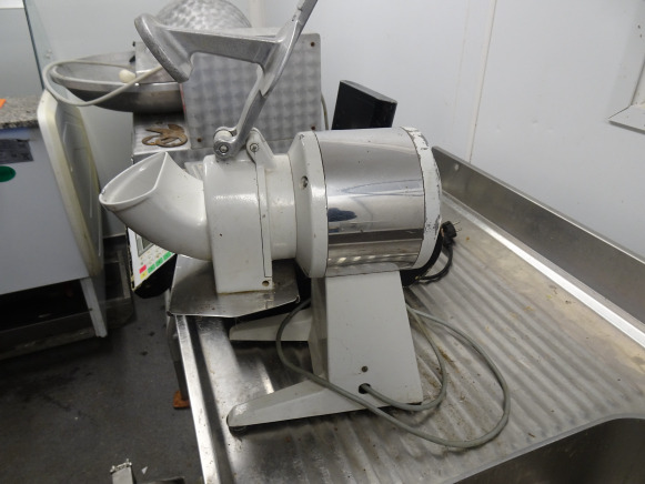 Râpe à fromage Santos - Food processing equipment: picture 2 Râpe à fromage Santos - Food processing equipment: picture 2