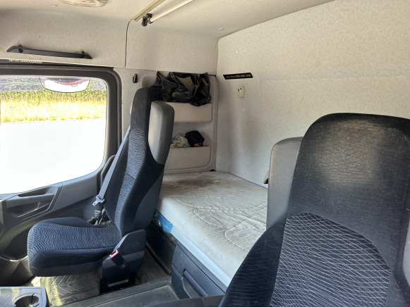 Tracteur routier 4x2 Mercedes Arocs 1845 LS (2014 - 699.681 km) - Tractor unit: picture 5 Tracteur routier 4x2 Mercedes Arocs 1845 LS (2014 - 699.681 km) - Tractor unit: picture 5