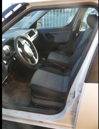 Voiture Skoda Roomster (2010-118.919 km) - Car: picture 5 Voiture Skoda Roomster (2010-118.919 km) - Car: picture 5