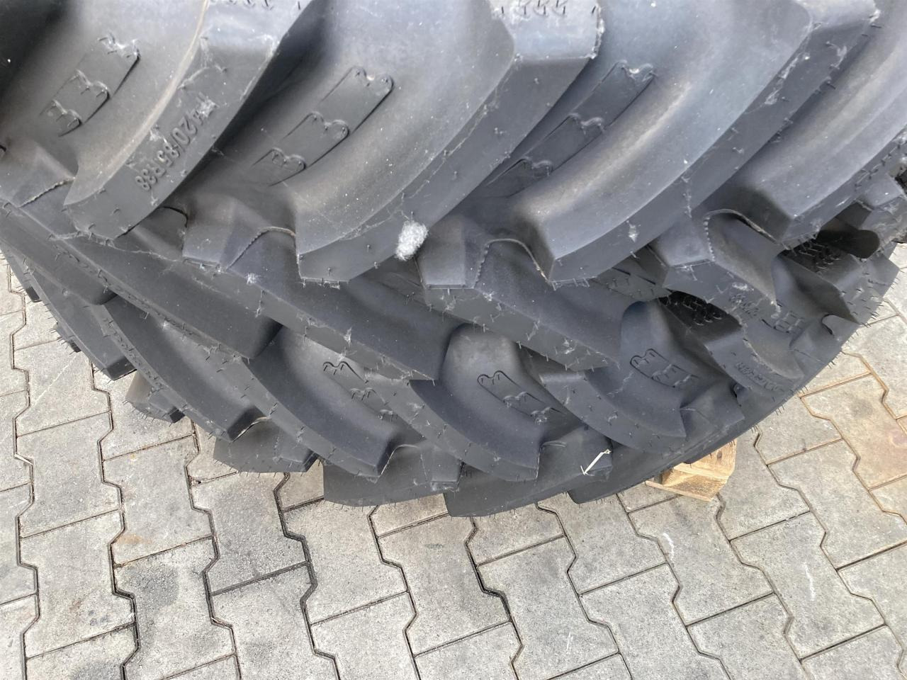 BKT 420/85R38 - Tire for Agricultural machinery: picture 2 BKT 420/85R38 - Tire for Agricultural machinery: picture 2