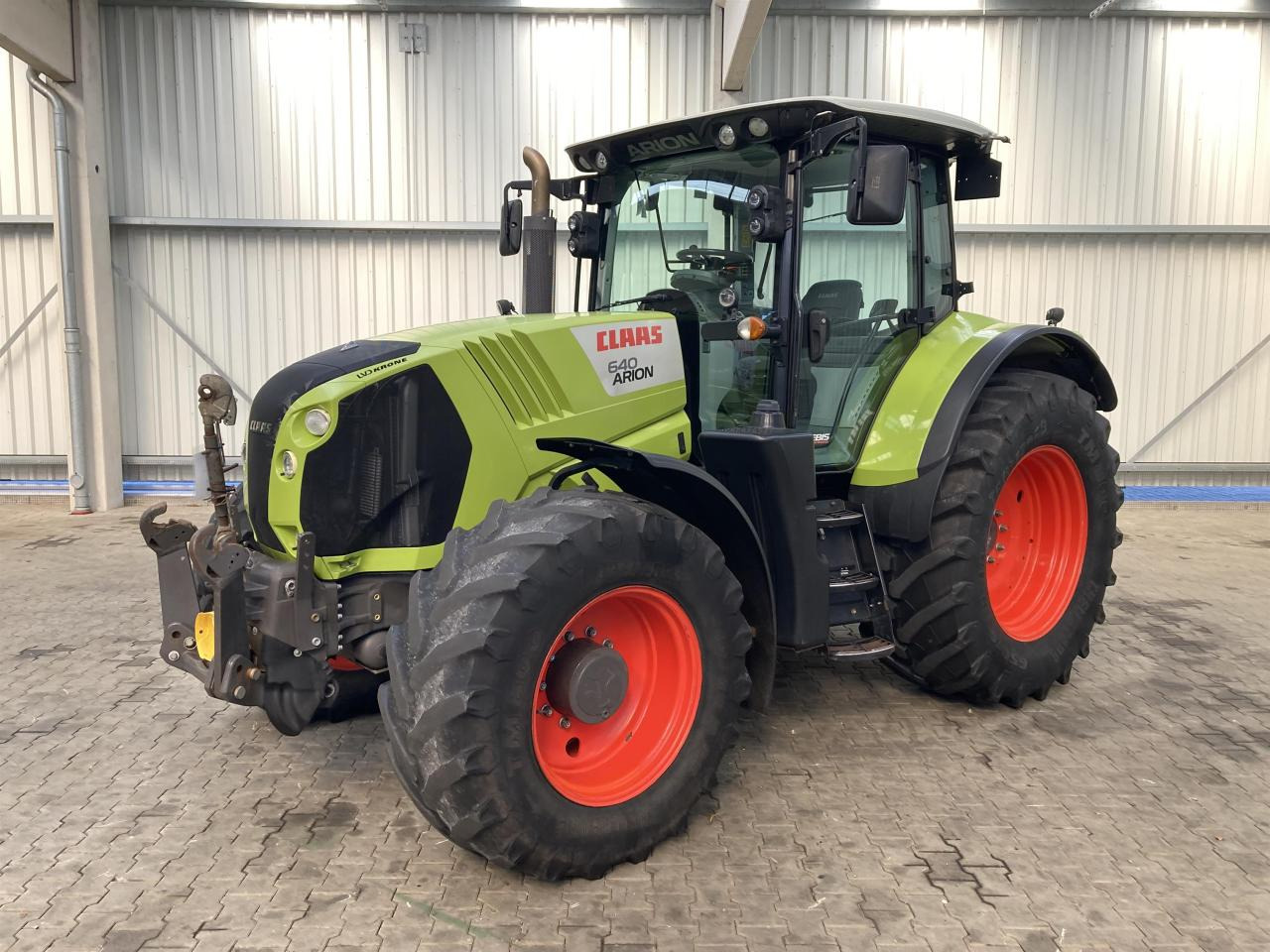 CLAAS Arion 640 - Farm tractor: picture 1 CLAAS Arion 640 - Farm tractor: picture 1