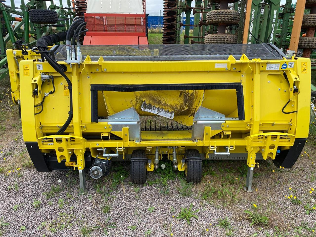 John Deere 30R - Forage harvester attachment: picture 4 John Deere 30R - Forage harvester attachment: picture 4