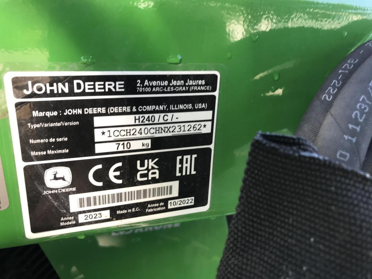 Farm tractor John Deere 5075E: picture 11