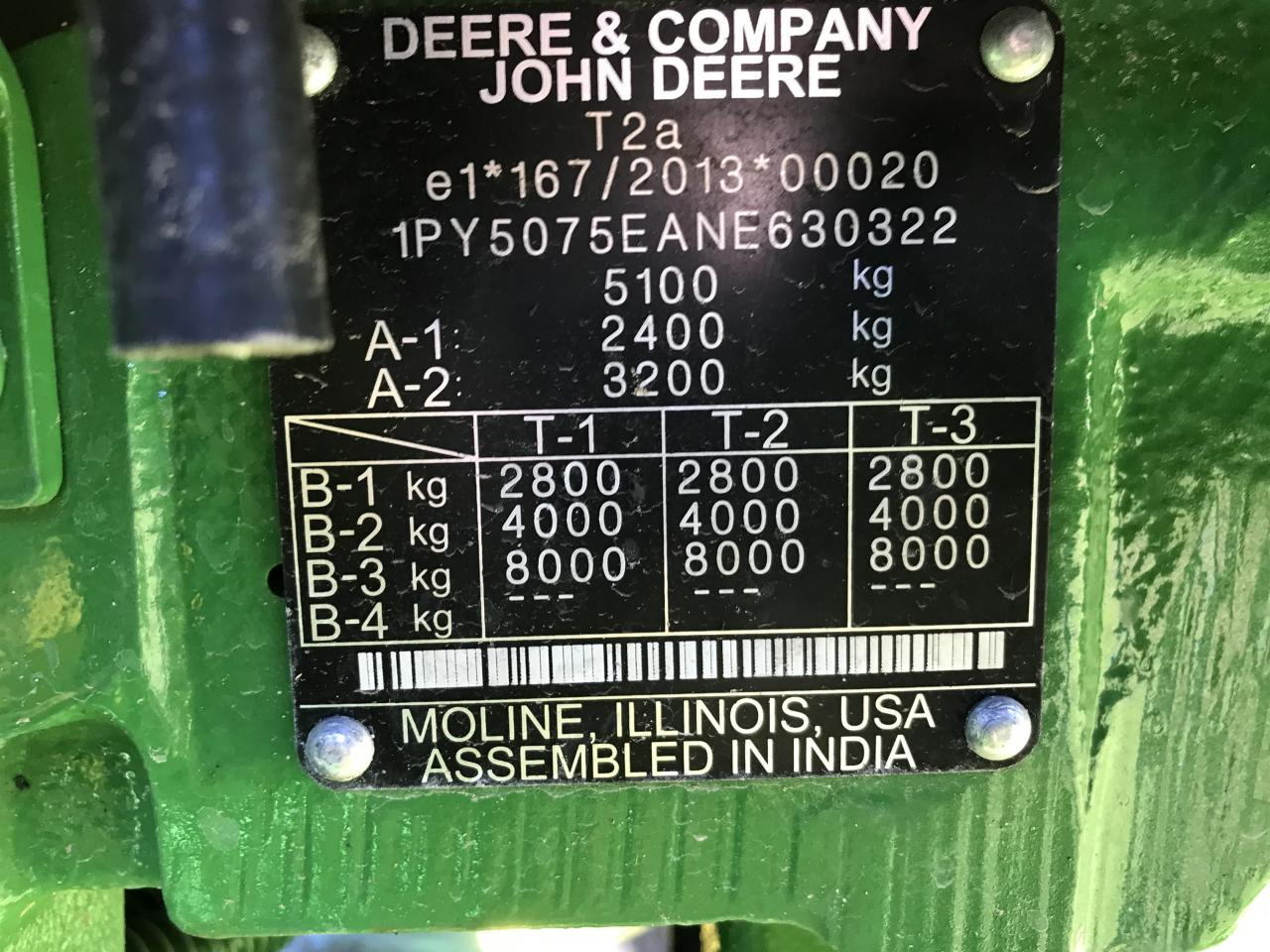 Farm tractor John Deere 5075E: picture 10