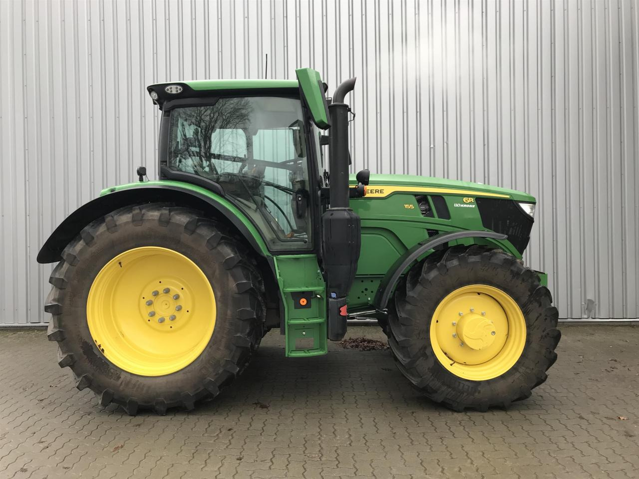 John Deere 6R 155 - Farm tractor: picture 2 John Deere 6R 155 - Farm tractor: picture 2