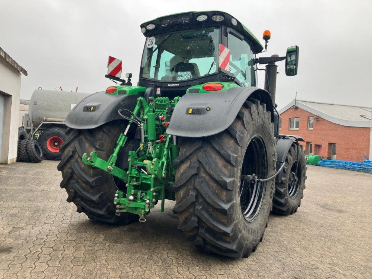 John Deere 6R 250 - Farm tractor: picture 5 John Deere 6R 250 - Farm tractor: picture 5