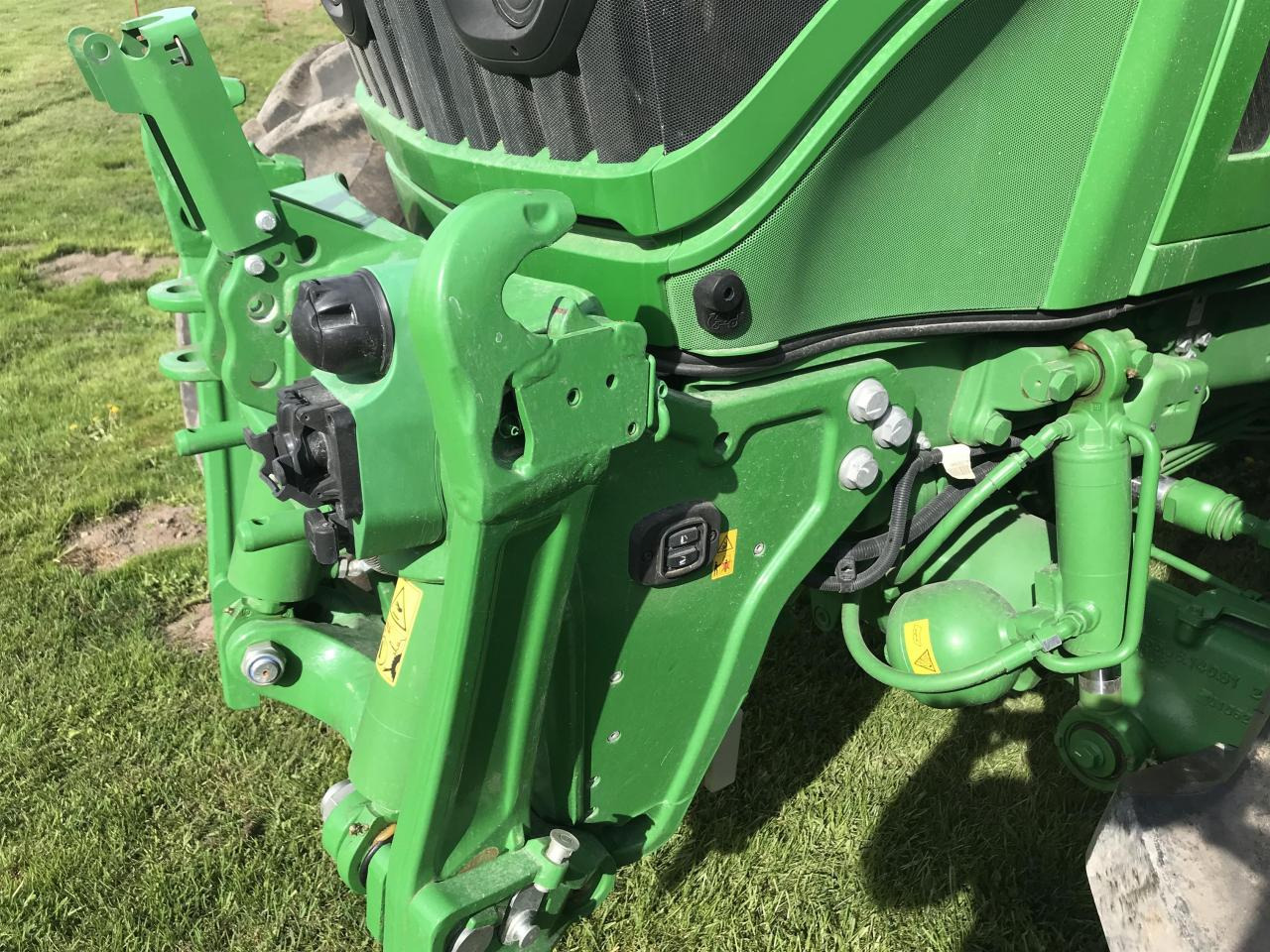 John Deere 6R 250 - Farm tractor: picture 4 John Deere 6R 250 - Farm tractor: picture 4