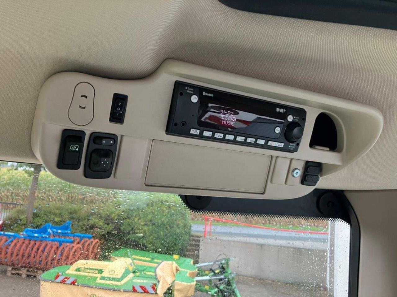 Farm tractor John Deere 6R 250: picture 9 Farm tractor John Deere 6R 250: picture 9