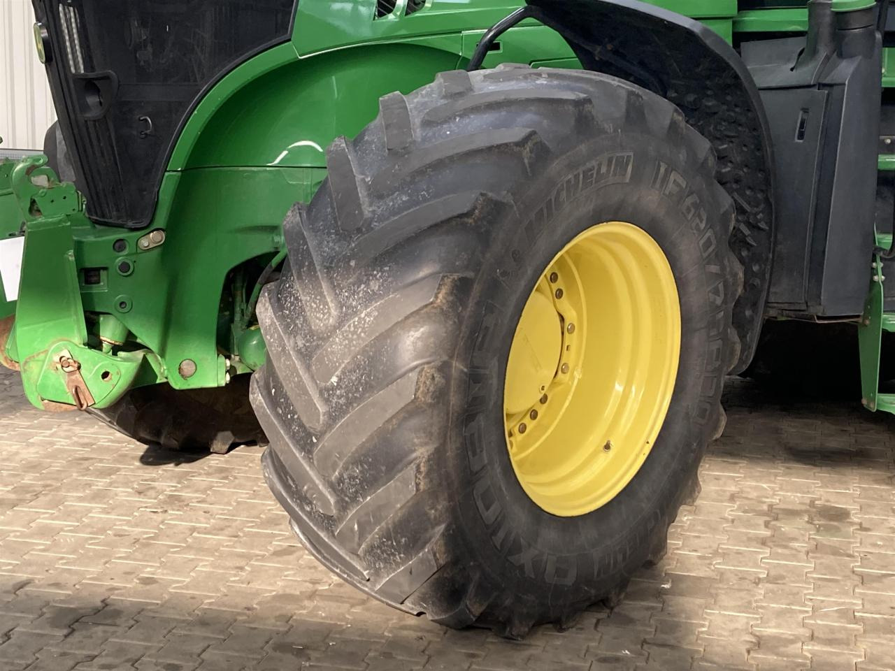 John Deere 7260R - Farm tractor: picture 2 John Deere 7260R - Farm tractor: picture 2