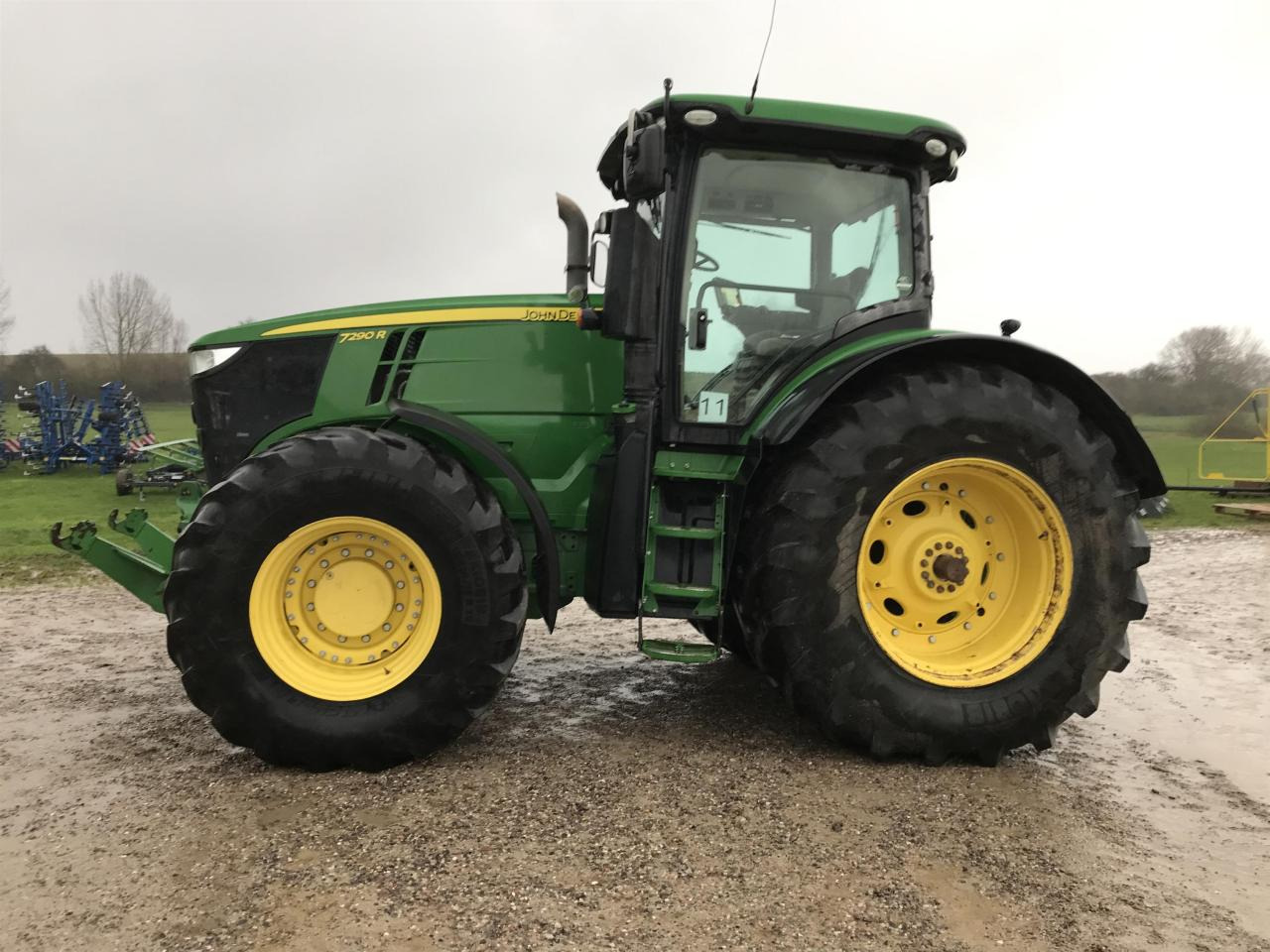 John Deere 7290R ULTIMATE - Farm tractor: picture 1 John Deere 7290R ULTIMATE - Farm tractor: picture 1