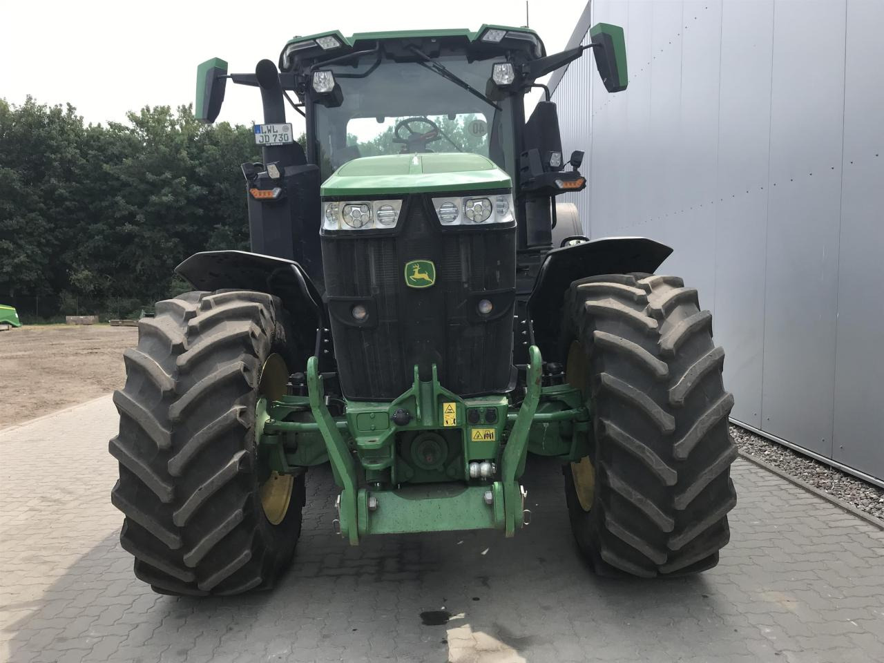 John Deere 7R 330 - Farm tractor: picture 3 John Deere 7R 330 - Farm tractor: picture 3