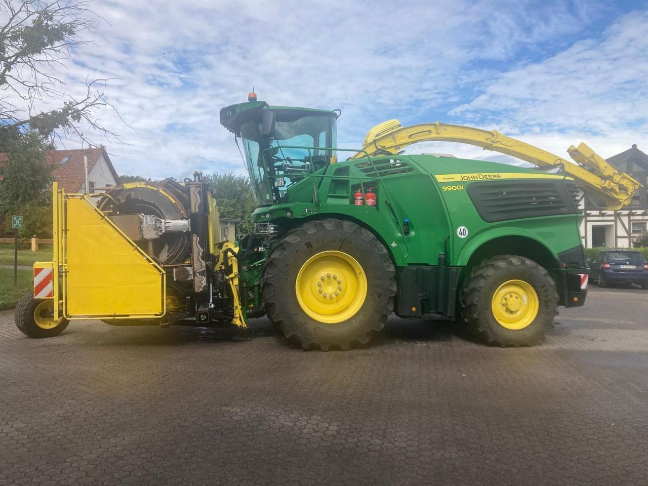 John Deere 9900i - Forage harvester: picture 3 John Deere 9900i - Forage harvester: picture 3