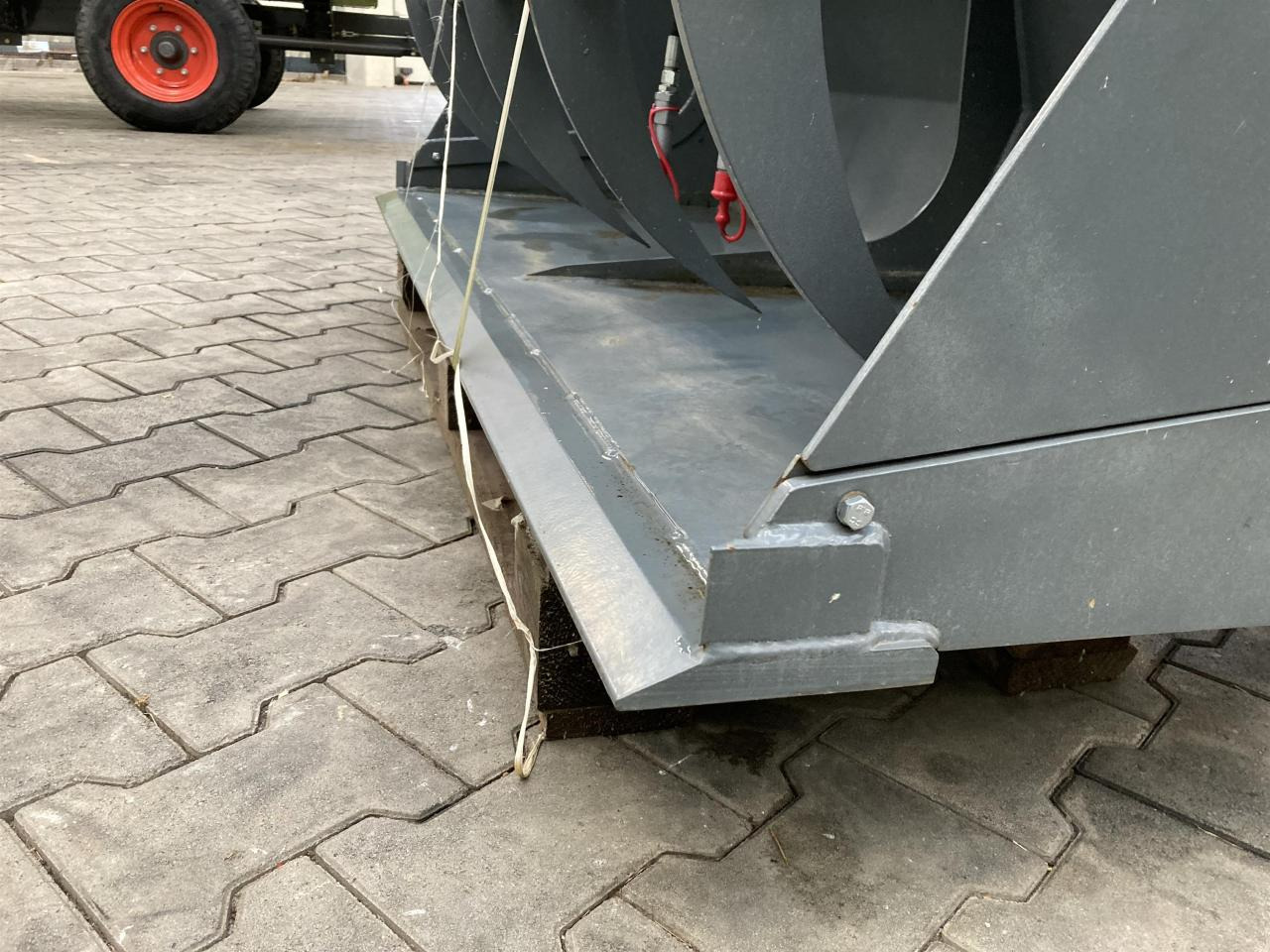 Kramer 1600 mm Silagebeißschaufel - Front loader for tractor: picture 3 Kramer 1600 mm Silagebeißschaufel - Front loader for tractor: picture 3
