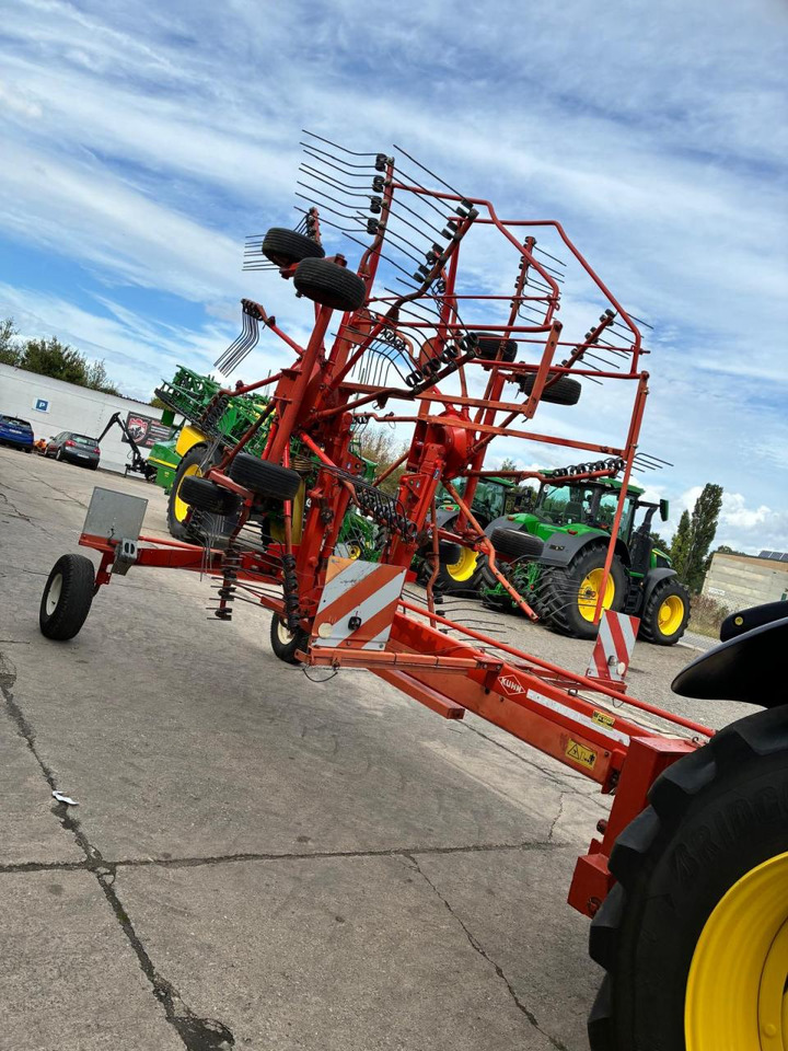 Kuhn GA 7301 - Tedder/ Rake: picture 1 Kuhn GA 7301 - Tedder/ Rake: picture 1