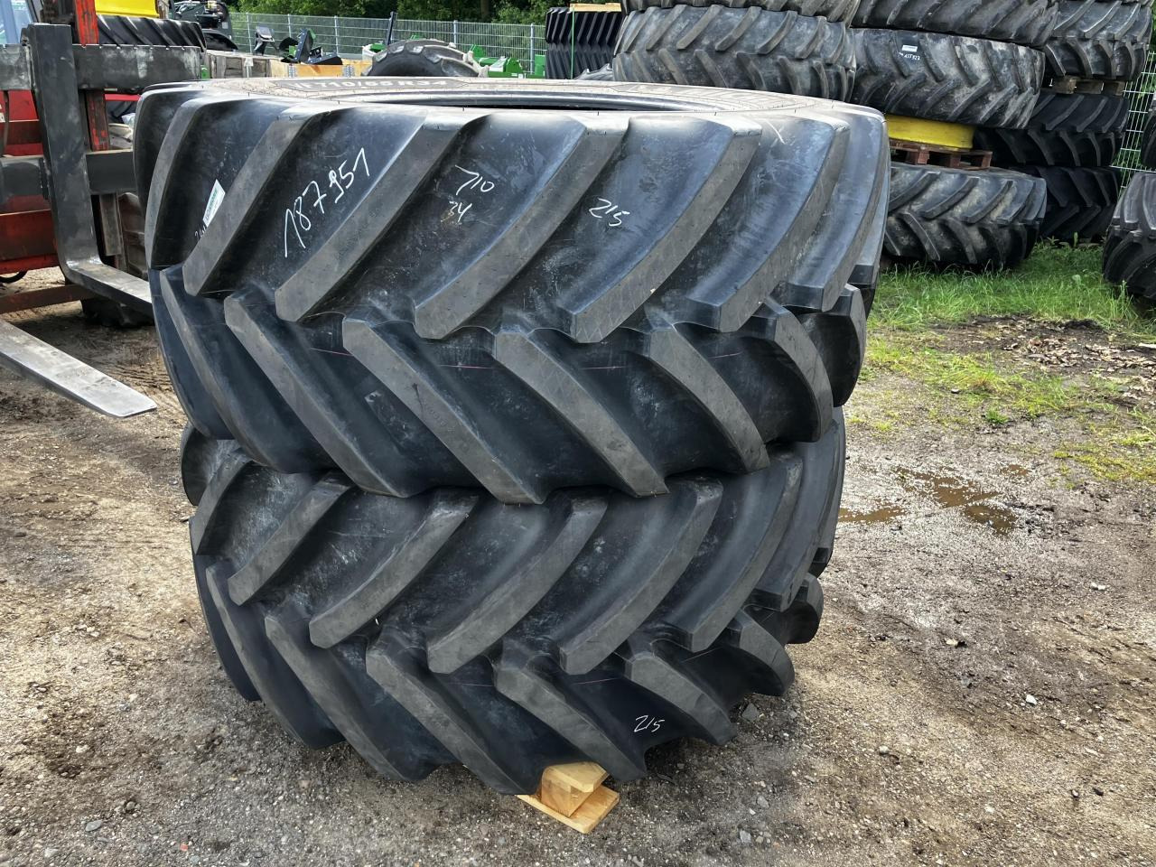 Michelin 710/55R34 VF - Tire for Agricultural machinery: picture 2 Michelin 710/55R34 VF - Tire for Agricultural machinery: picture 2