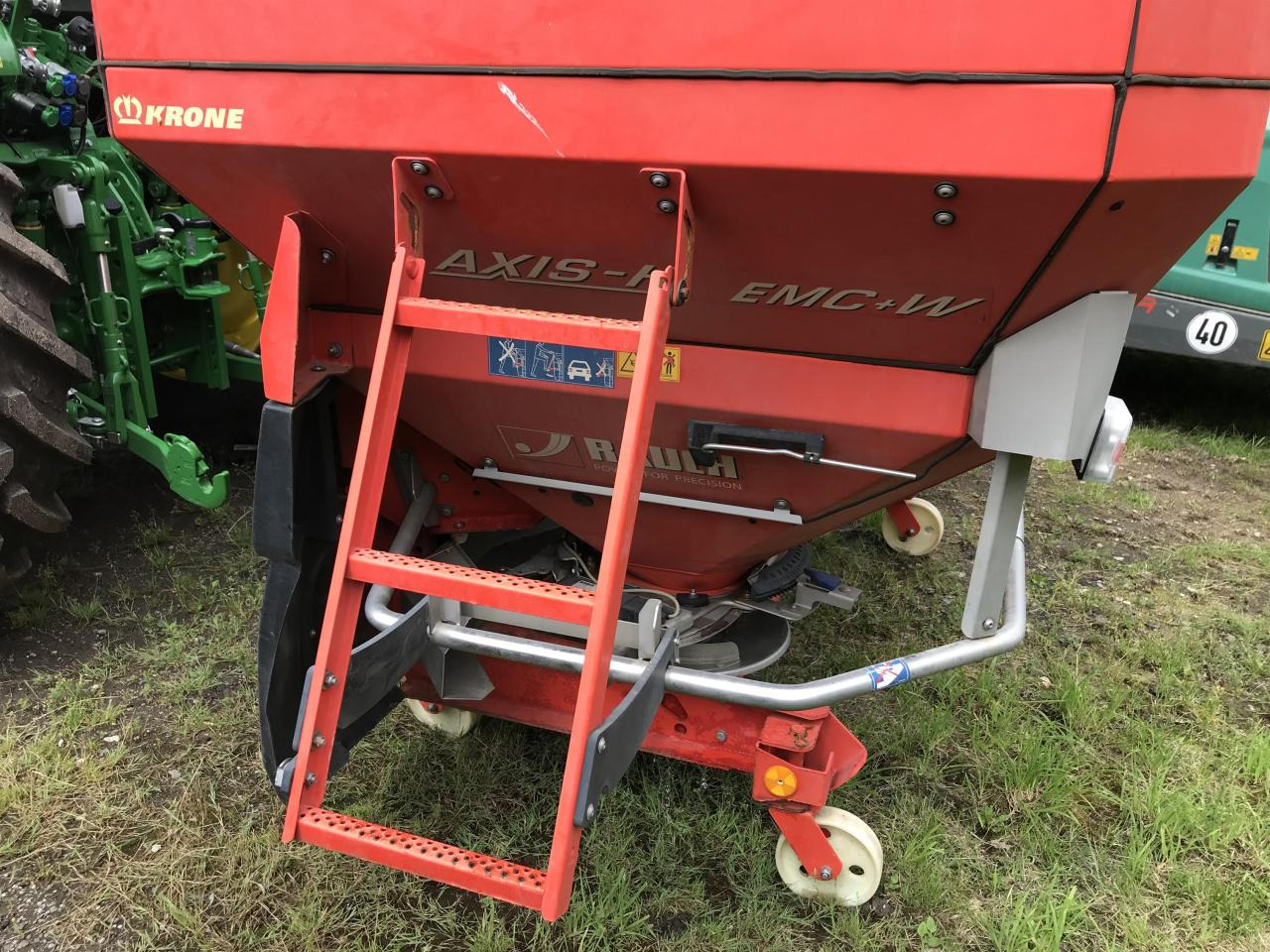 Rauch Axis-H50.1 EMC+W - Fertilizer spreader: picture 4 Rauch Axis-H50.1 EMC+W - Fertilizer spreader: picture 4