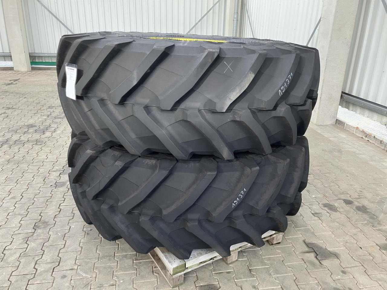 Trelleborg 650/85R38 - Tire for Agricultural machinery: picture 1 Trelleborg 650/85R38 - Tire for Agricultural machinery: picture 1