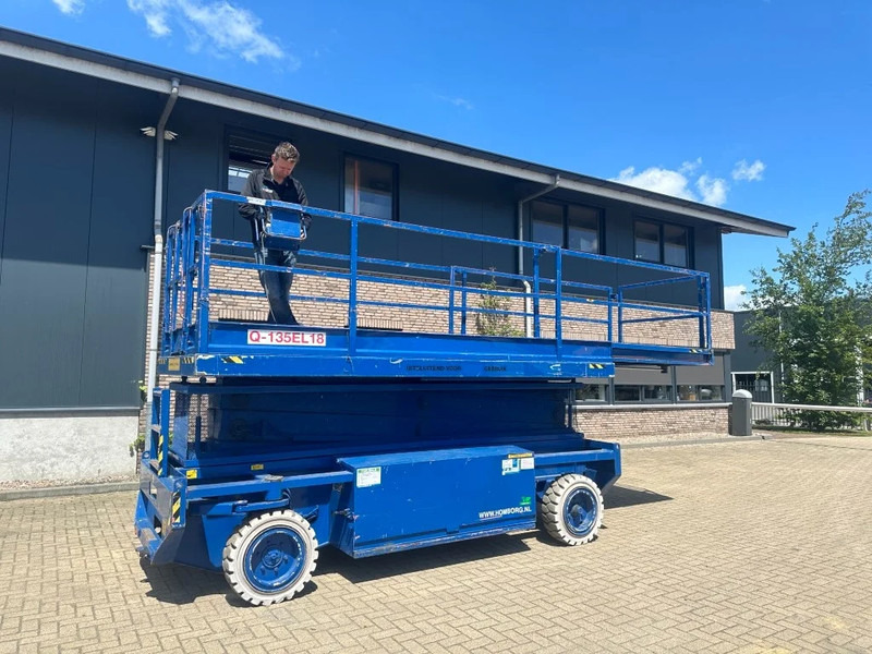 Holland lift Q-135EL18 Elektra Schaarhoogwerker 15.5 meter werkhoogte 873 uur - Scissor lift: picture 2 Holland lift Q-135EL18 Elektra Schaarhoogwerker 15.5 meter werkhoogte 873 uur - Scissor lift: picture 2