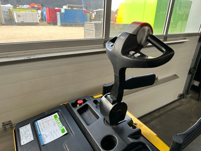 Pallet truck Hyster MP20X FBW 2 ton Palletwagen Elektra Pallettruck Meerijder: picture 10