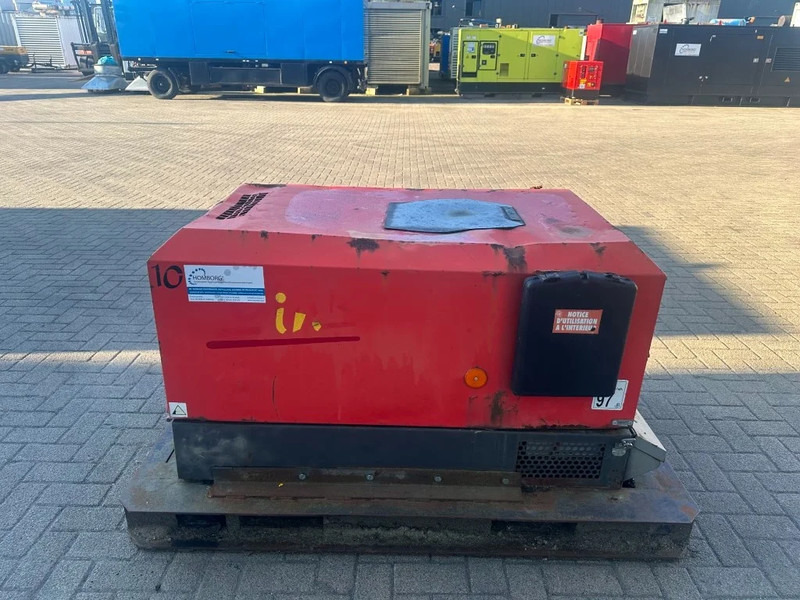 Ingersoll Rand 720 R1051SF Kubota D1005 Diesel Compressor 2000 L / min 17.5 kW 8.6 Bar - Air compressor: picture 5 Ingersoll Rand 720 R1051SF Kubota D1005 Diesel Compressor 2000 L / min 17.5 kW 8.6 Bar - Air compressor: picture 5