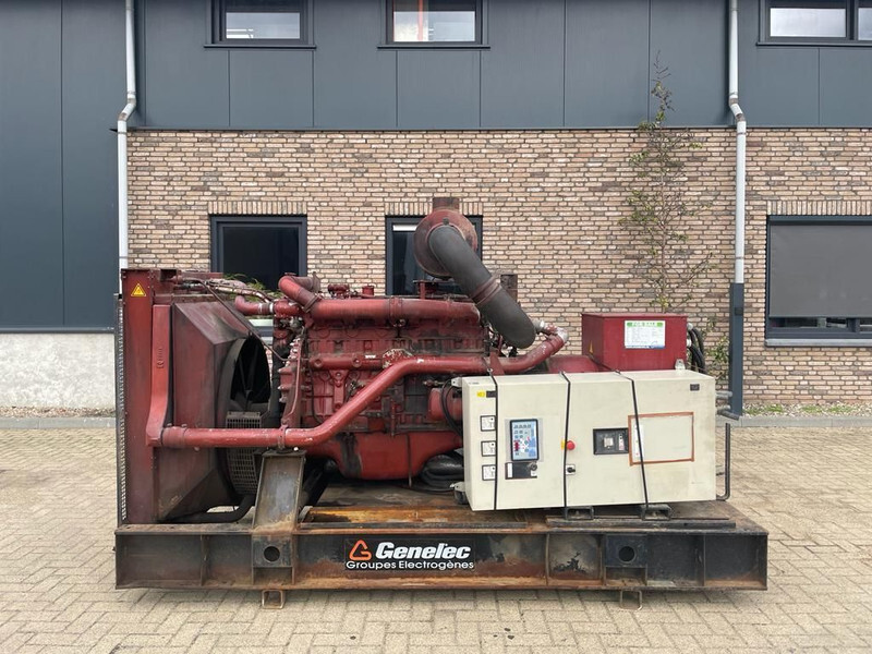 Iveco 8210 DRI 26 Marelli 300 kVA generatorset - Generator set: picture 1 Iveco 8210 DRI 26 Marelli 300 kVA generatorset - Generator set: picture 1
