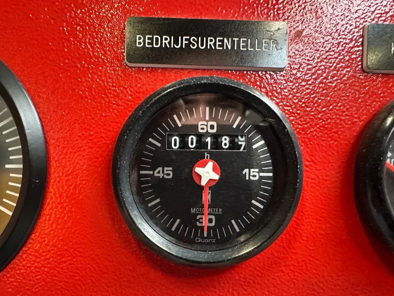 Iveco 8361 SRM 32.00 Van Wijk & Boerma 567 m3 / h 295 PK 8.6 Bar Diesel Waterpomp Firepack - Water pump: picture 4 Iveco 8361 SRM 32.00 Van Wijk & Boerma 567 m3 / h 295 PK 8.6 Bar Diesel Waterpomp Firepack - Water pump: picture 4