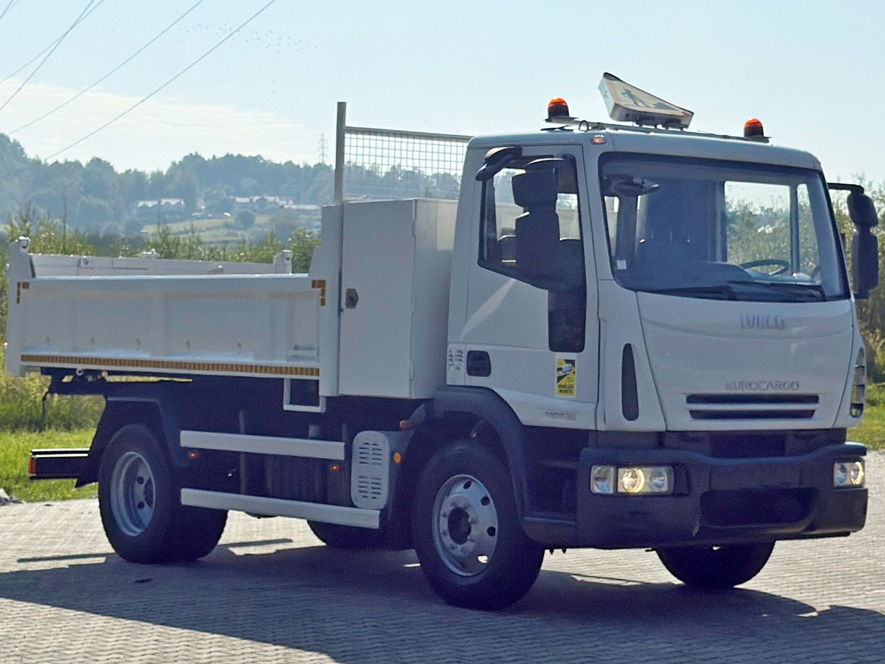 Iveco EUROCARGO 140E22* KIPPER 5,00 m* TOPZUSTAND - Tipper: picture 4 Iveco EUROCARGO 140E22* KIPPER 5,00 m* TOPZUSTAND - Tipper: picture 4