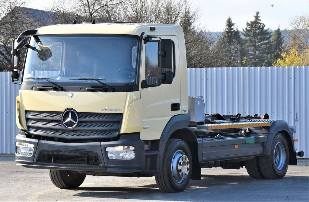 Mercedes-Benz ATEGO 1221 * ABROLLKIPPER * TOPZUSTAND - Hook lift truck, Crane truck: picture 4 Mercedes-Benz ATEGO 1221 * ABROLLKIPPER * TOPZUSTAND - Hook lift truck, Crane truck: picture 4