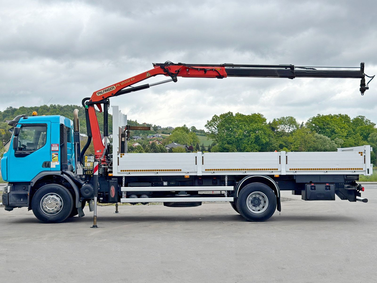 Renault C 320 * PK 12002 EH A + FUNK * TOPZUSTAND - Crane truck: picture 5 Renault C 320 * PK 12002 EH A + FUNK * TOPZUSTAND - Crane truck: picture 5