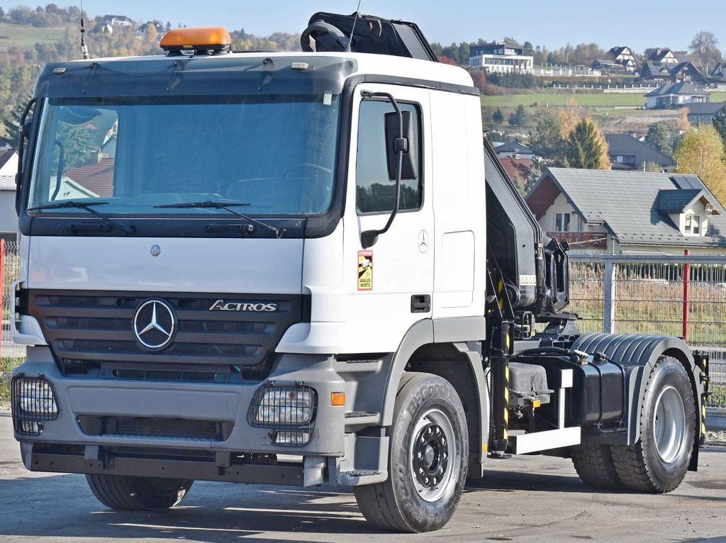 Mercedes-Benz ACTROS 1844 * Sattelzugmaschine *HIAB 330-5/FUNK - Tractor unit: picture 3 Mercedes-Benz ACTROS 1844 * Sattelzugmaschine *HIAB 330-5/FUNK - Tractor unit: picture 3