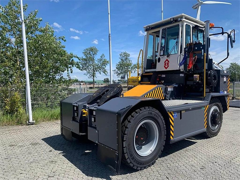 Mafi HD445 4x4 - Terminal tractor: picture 5 Mafi HD445 4x4 - Terminal tractor: picture 5