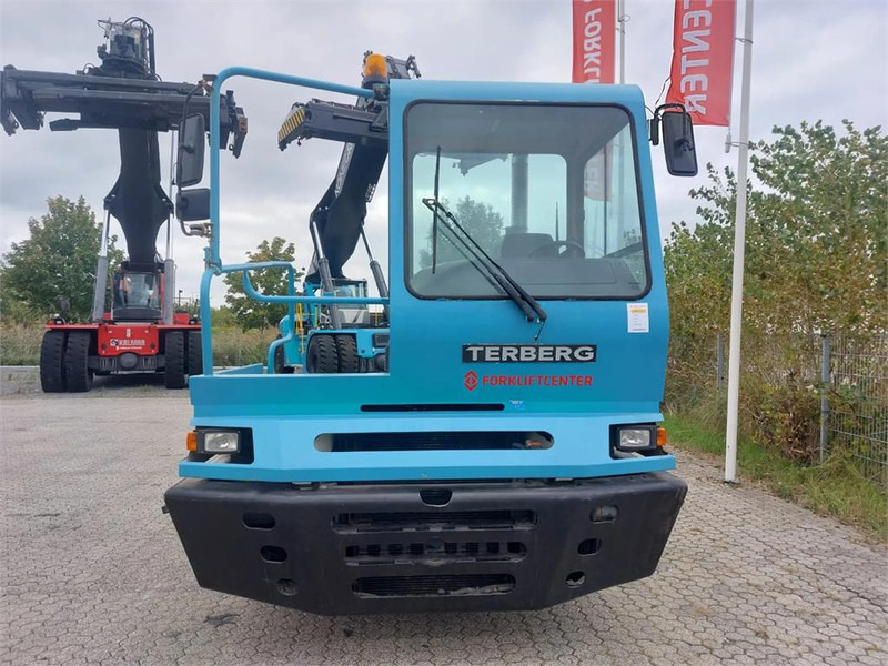 Terberg YT182 - Terminal tractor: picture 5 Terberg YT182 - Terminal tractor: picture 5