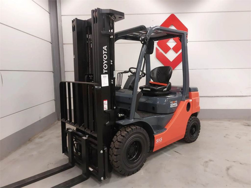 Toyota 52-8FDF25 - Diesel forklift: picture 4 Toyota 52-8FDF25 - Diesel forklift: picture 4