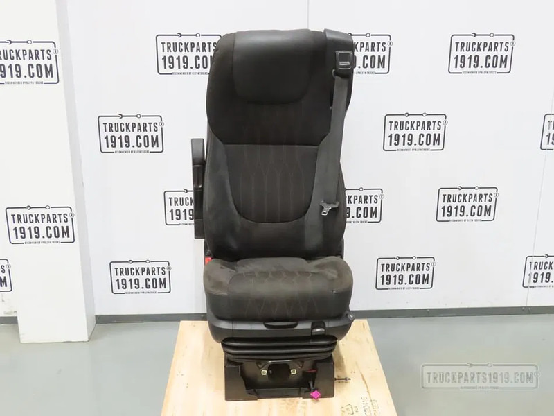 Seat for Truck DAF 2104726 Bestuurdersstoel XF: picture 1