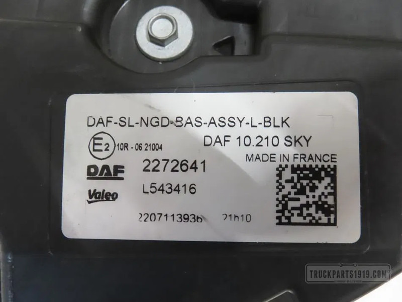 DAF 2272641 Lighting Skylight Li. XG - Lights/ Lighting for Truck: picture 2 DAF 2272641 Lighting Skylight Li. XG - Lights/ Lighting for Truck: picture 2