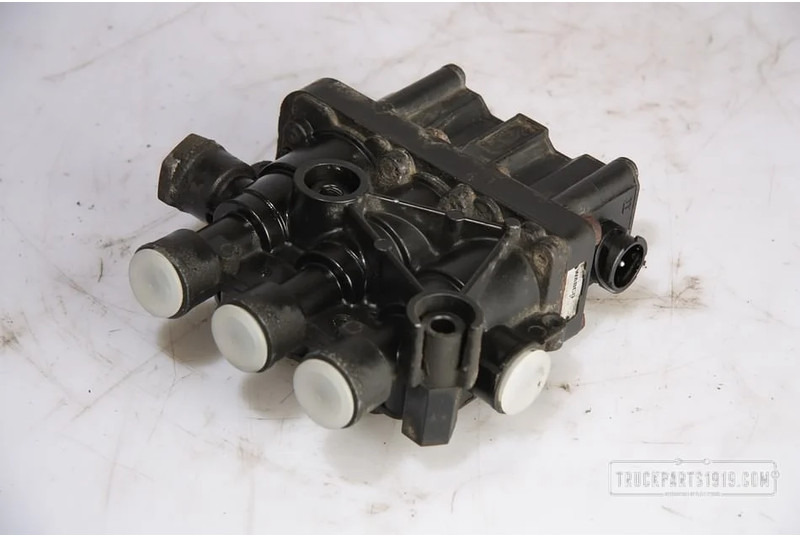 Volvo Compressed Air System ECAS Magneetventiel - Valve for Truck: picture 1 Volvo Compressed Air System ECAS Magneetventiel - Valve for Truck: picture 1
