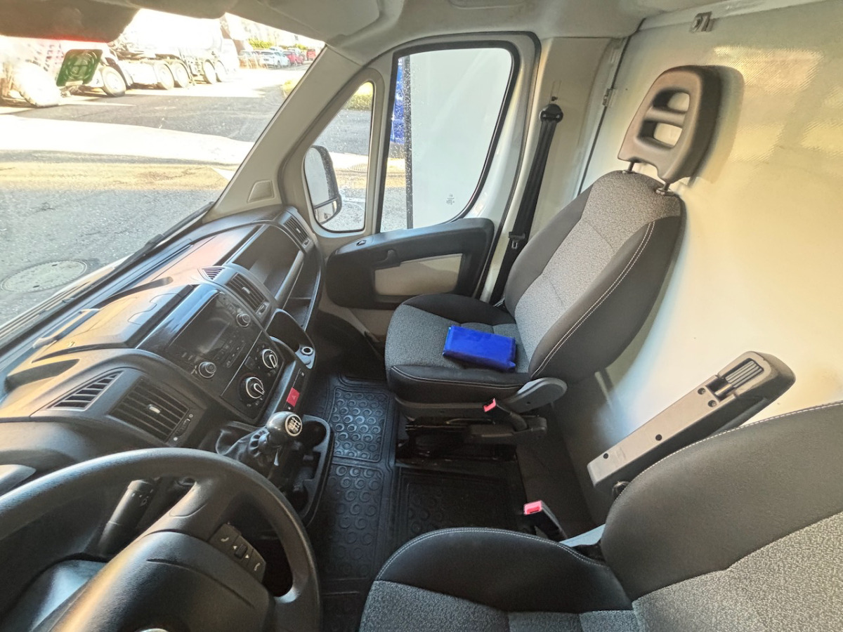 FIAT Ducato 2.3MJ - Refrigerated van: picture 5 FIAT Ducato 2.3MJ - Refrigerated van: picture 5