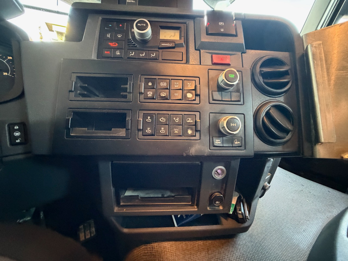 Tipper RENAULT C520 8x4 Wechselsystem Siloki + Kipper: picture 8 Tipper RENAULT C520 8x4 Wechselsystem Siloki + Kipper: picture 8