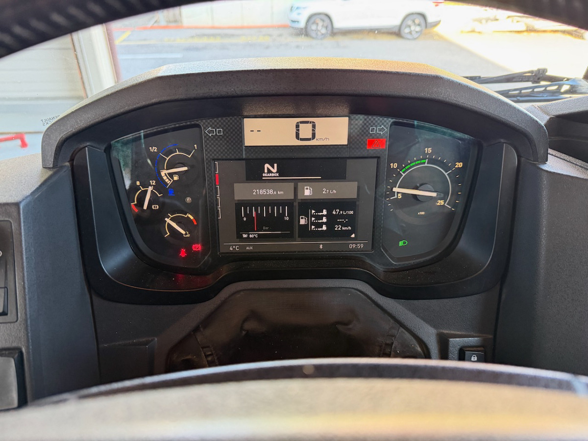 Tipper RENAULT C520 8x4 Wechselsystem Siloki + Kipper: picture 10 Tipper RENAULT C520 8x4 Wechselsystem Siloki + Kipper: picture 10