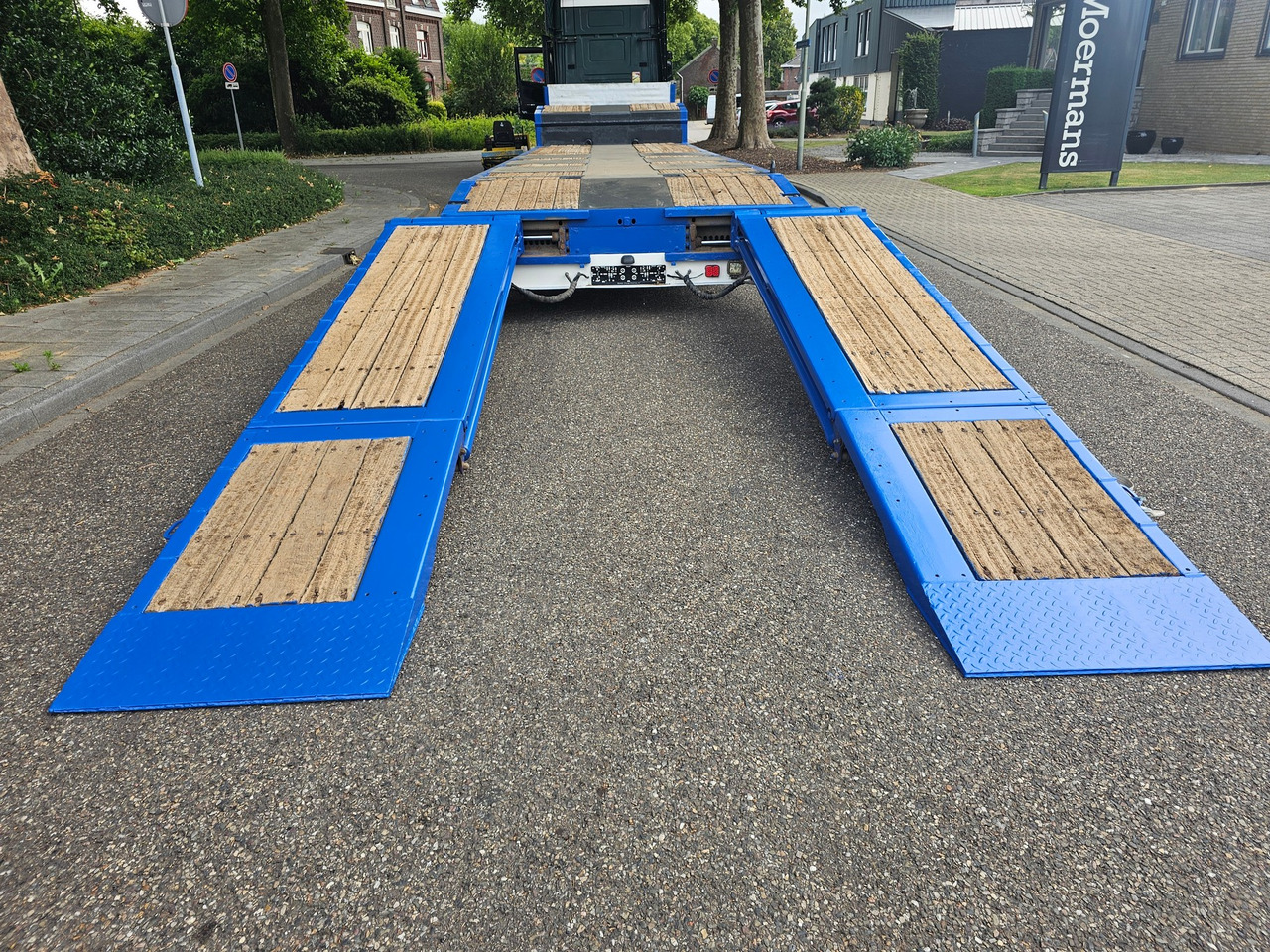 Low loader semi-trailer Kässbohrer LB3E With Hydraulic Flip Ramps: picture 16