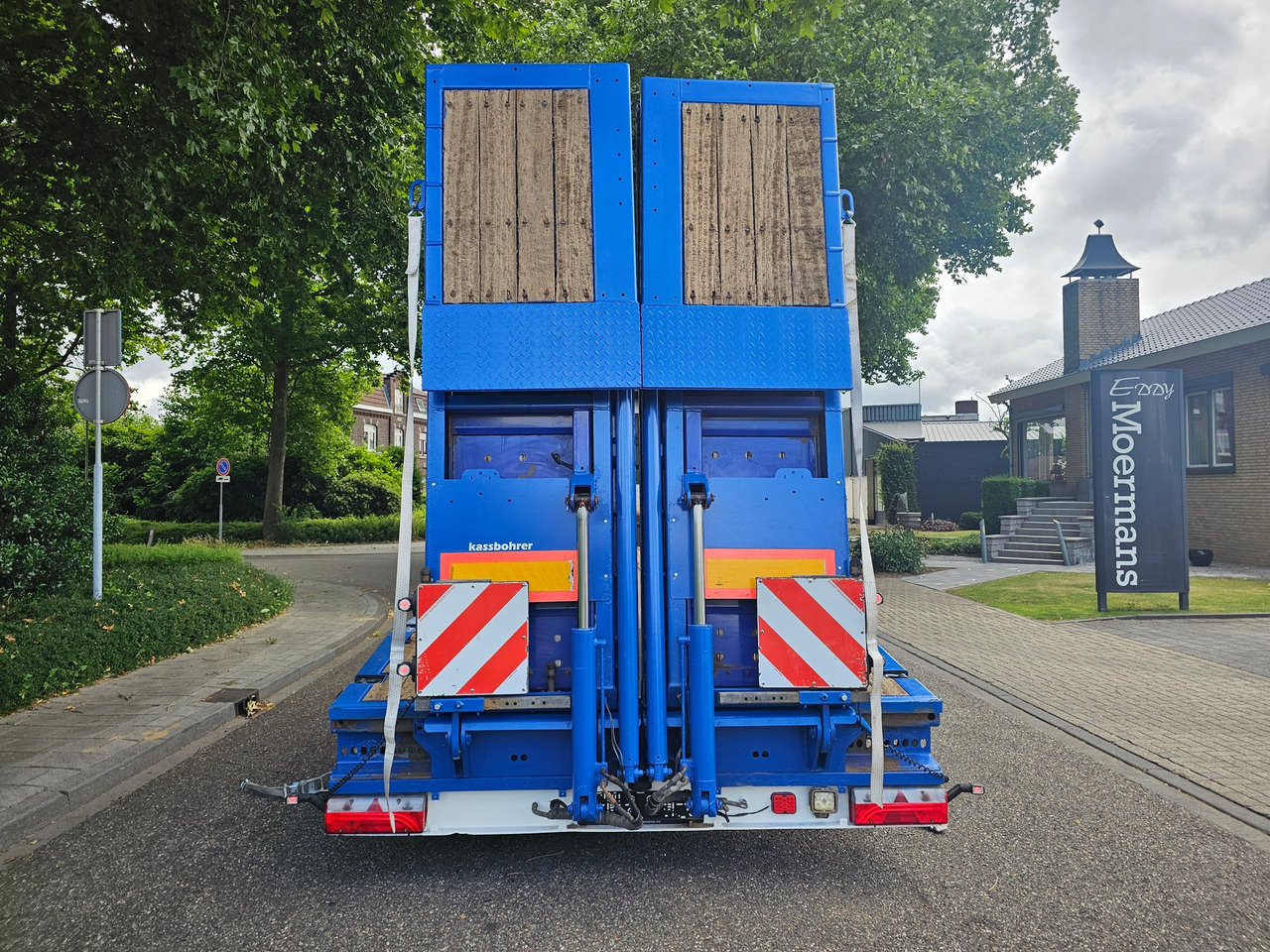 Low loader semi-trailer Kässbohrer LB3E With Hydraulic Flip Ramps: picture 14