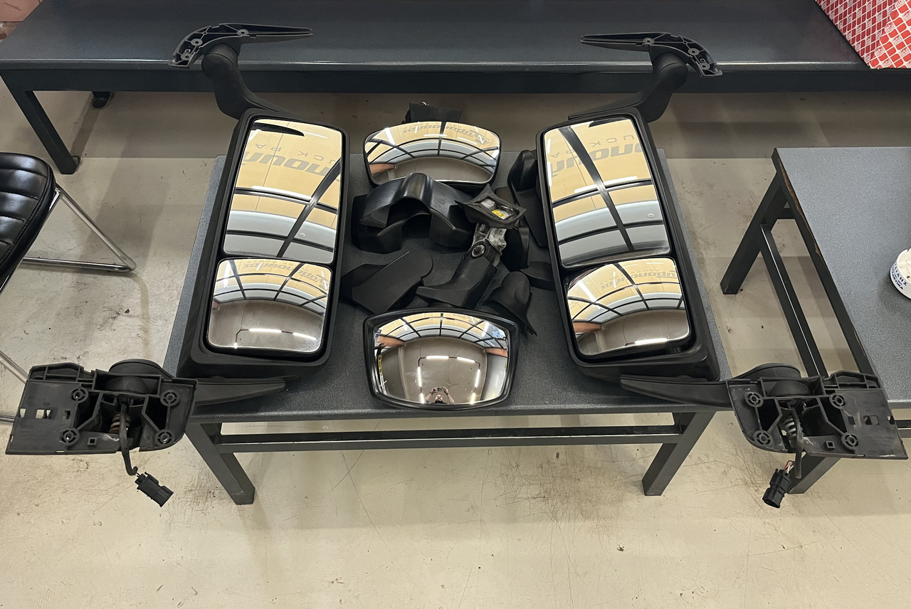 COMPLETE SET OF MIRRORS MAN TGX - Cab and interior for Truck: picture 1 COMPLETE SET OF MIRRORS MAN TGX - Cab and interior for Truck: picture 1