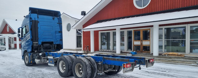 Volvo FH750 6x4 nostotelillä - Cab chassis truck: picture 4 Volvo FH750 6x4 nostotelillä - Cab chassis truck: picture 4