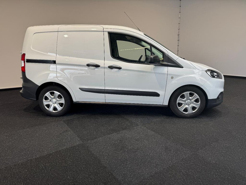 Ford Transit Courier 15 TDCI - Small van: picture 4 Ford Transit Courier 15 TDCI - Small van: picture 4