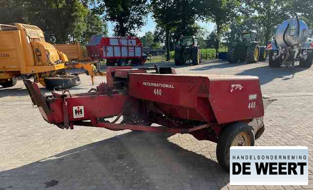 International 440 - Square baler: picture 5 International 440 - Square baler: picture 5