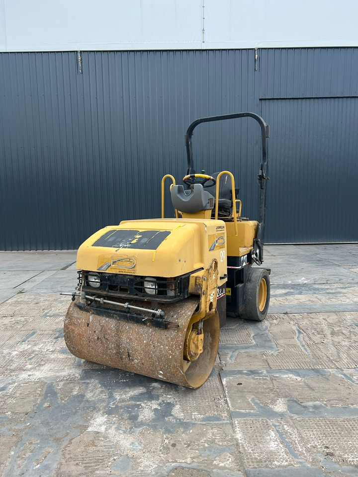 CATERPILLAR CB-225E - Roller: picture 2 CATERPILLAR CB-225E - Roller: picture 2