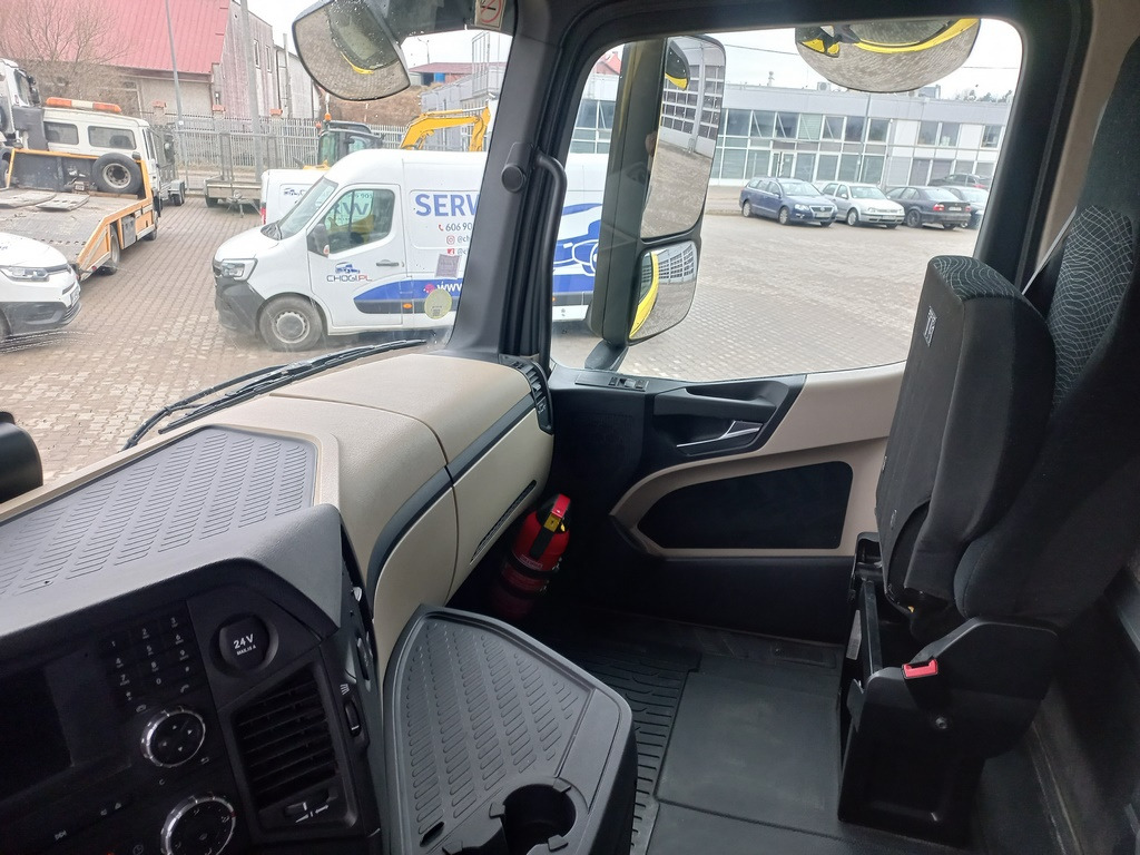 Leasing of Mercedes-Benz ACTROS 1845 LS Mercedes-Benz ACTROS 1845 LS: picture 13 Leasing of Mercedes-Benz ACTROS 1845 LS Mercedes-Benz ACTROS 1845 LS: picture 13