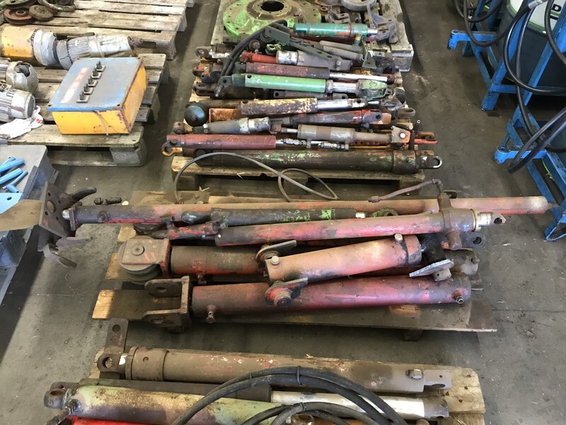 Grote partij hydraulische cilinders - Hydraulic cylinder for Agricultural machinery: picture 4 Grote partij hydraulische cilinders - Hydraulic cylinder for Agricultural machinery: picture 4